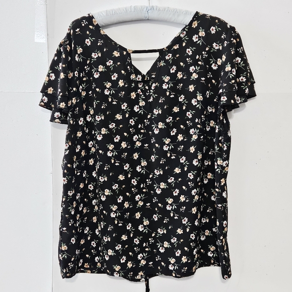 Shein Curve Size 1XL Polyester Black Multi-Colored Floral Ruffled Short-sleeved - Picture 2 of 16